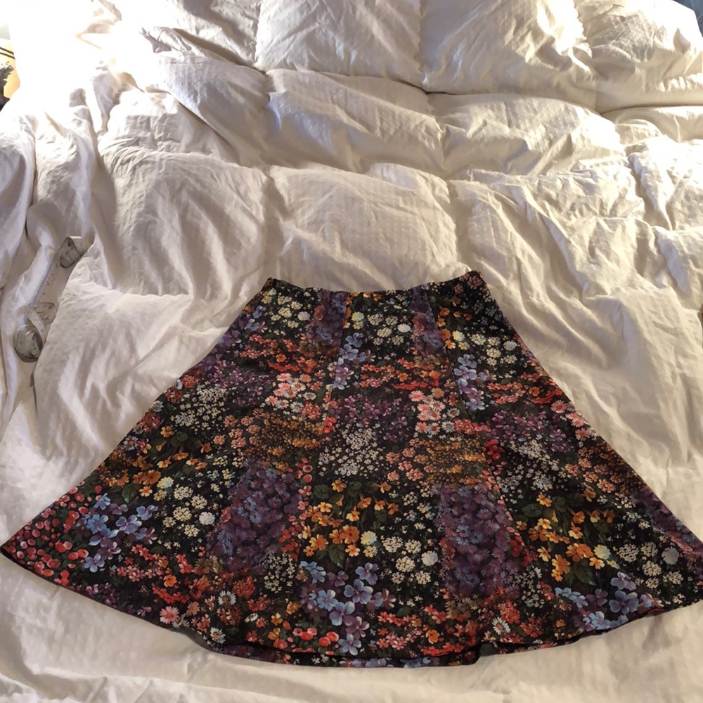 70’s Flower Print Skirt. Elastic top. 6 gores.